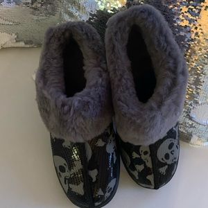 Ugg I heart Dreams Crocs